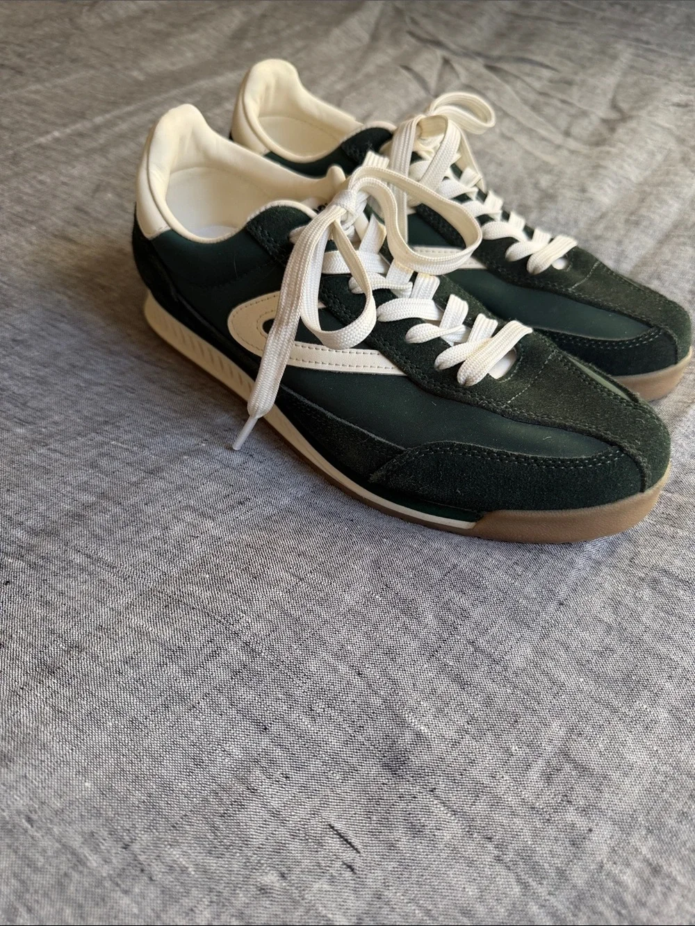Retro Runner Women's Green and White Sneakers - Picture 2 of 8